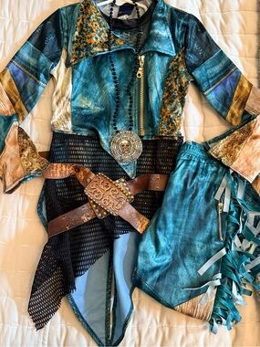 Complete Decendants Uma Costume with Jacket